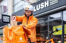 Pyszne.pl poszerza ofertę o luksusowe trunki i wyroby tytoniowe (fot. Just Eat)