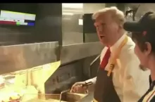 Kampania prezydencka w USA nabiera temperatury, a Donald trump osobiście smaży frytki w znanej sieci fastfood