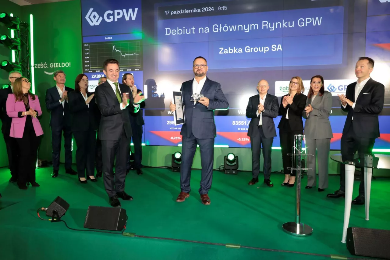 Cztery sesje po debiucie Grupy Żabka na parkiecie, GPW wprowadziło do oborty kontrakty terminowe na akcje spółki (fot. materiały prasowe)