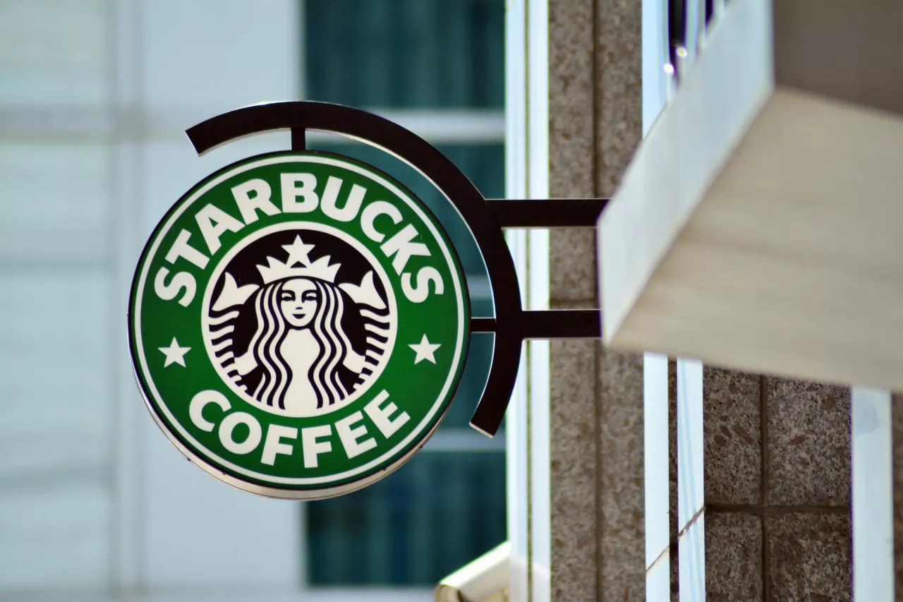 Do tej pory Starbucks otworzył w Polsce 77 lokali, z czego cztery uruchomiono w tym roku.  (shutterstock.com)