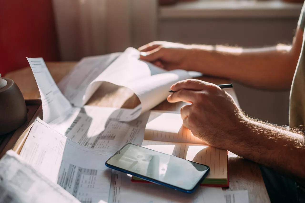 Według raportu UCE Research rosnące koszty i ZUS największymi obawami mikro i małych firm w Polsce (fot. Shutterstock)