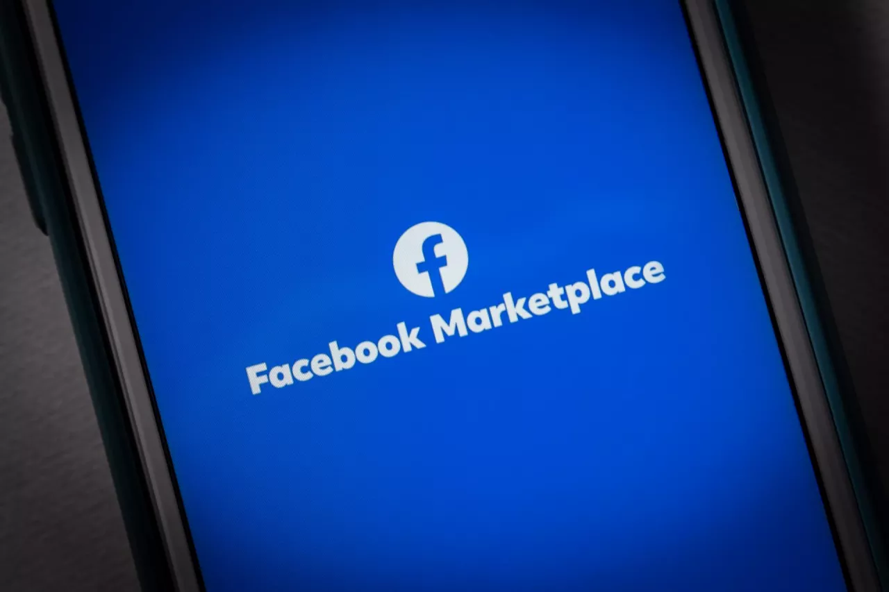 Komisja Europejska ukarała spółkę Meta za praktyki handlowe na portalu Facebook (fot. Shutterstock)