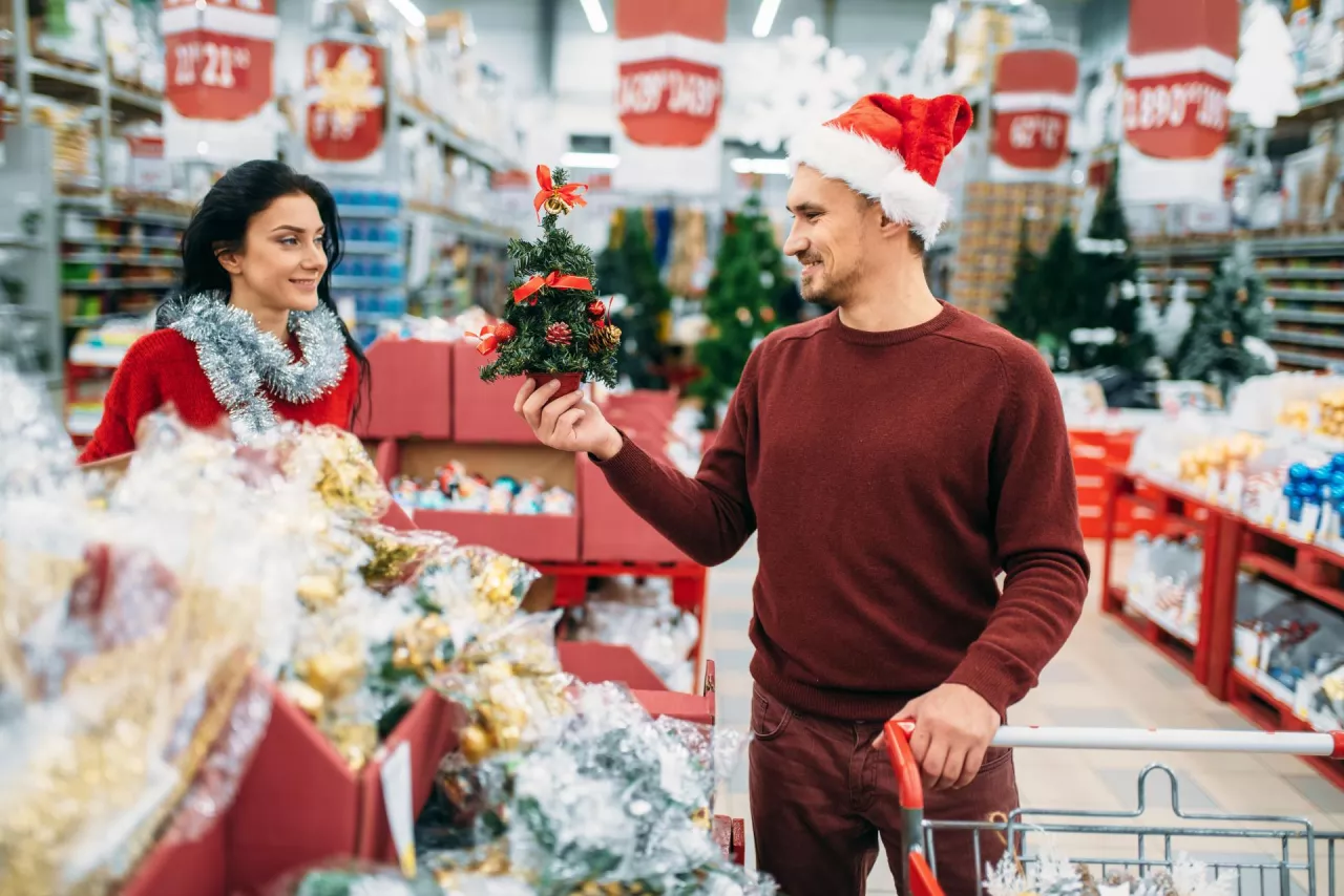 Konfederacja Lewiatan i POHiD w apelu do premiera Donalda Tuska o zchowanie w tym roku obesnego status quo dotyczącego handlu w Wigilię (fot. Shutterstock)