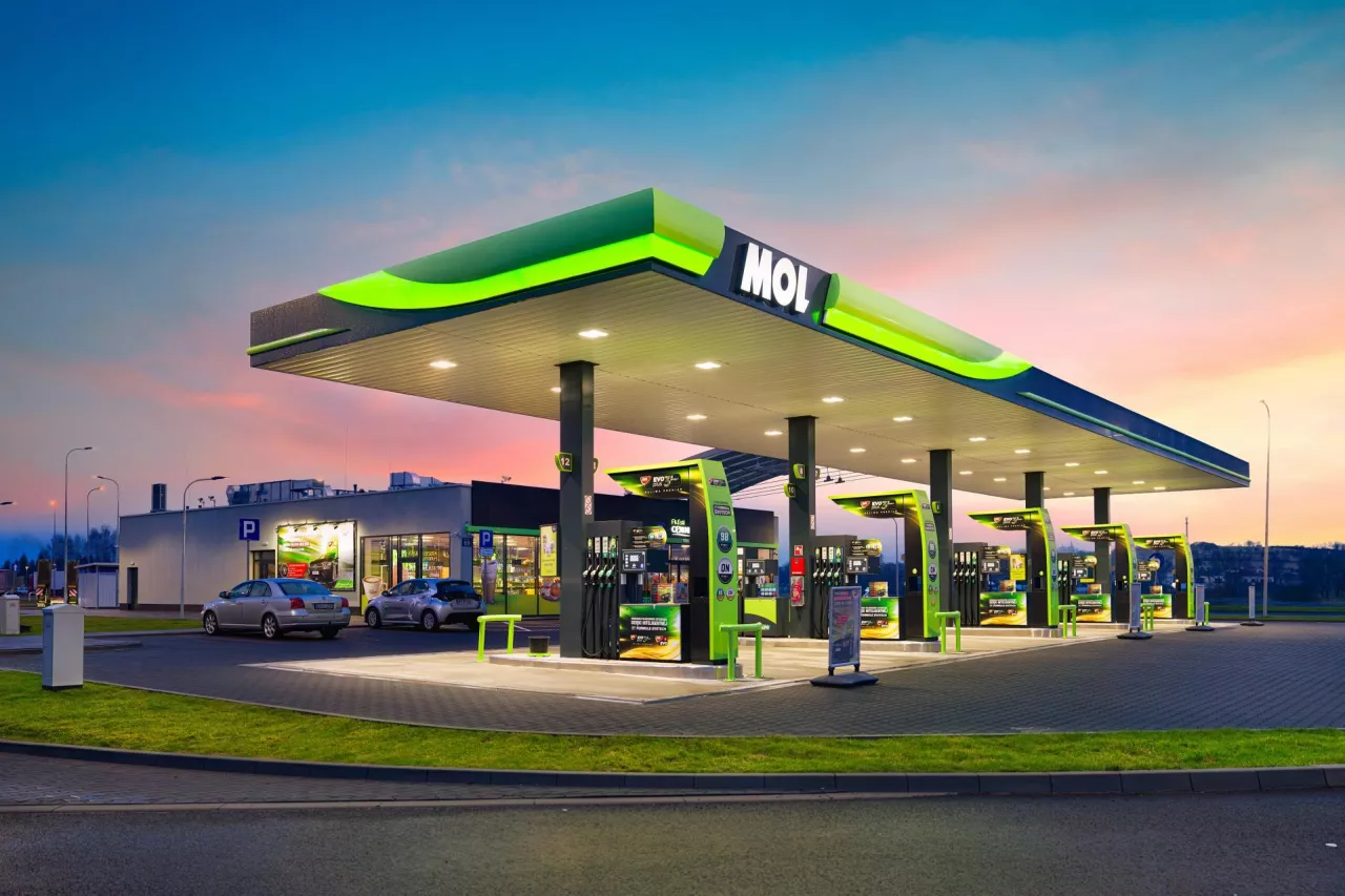 <p>Sieć Mol finalizuje proces rebrandingu stacji przejętych od Lotosu oraz wprowadza do nich punkty gastronomiczne Fresh Corner</p>