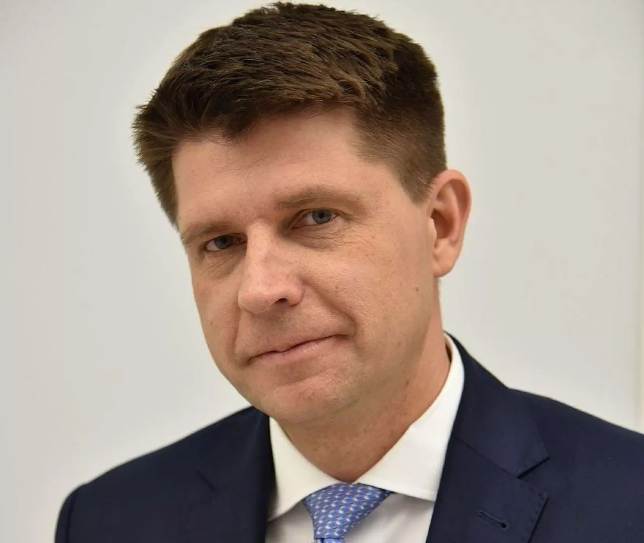 Ryszard Petru, poseł reprezentujący klub Trzecia Droga – Polska 2050, jest przeciwnikiem ustanowienia Wigilii dniem wolnym od pracy