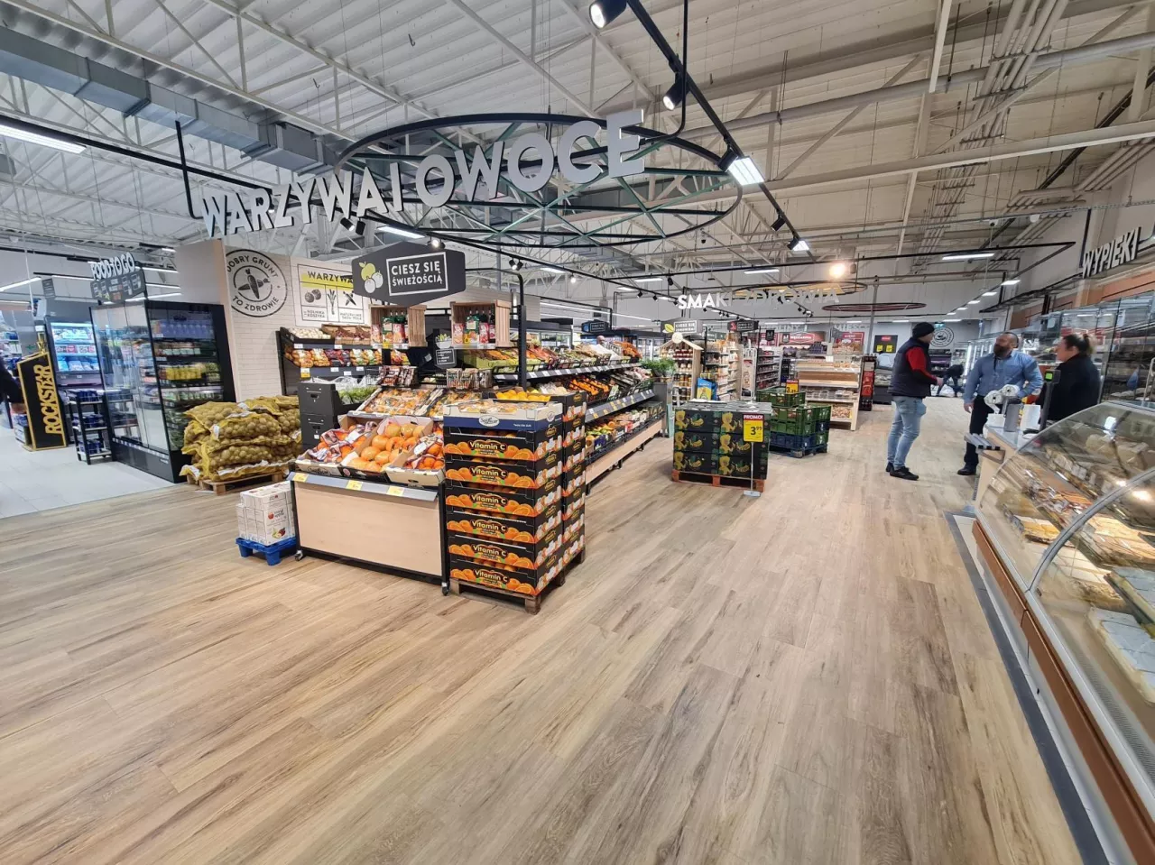 <p>Nowy sklep sieci Intermarche w Chojnowie</p>