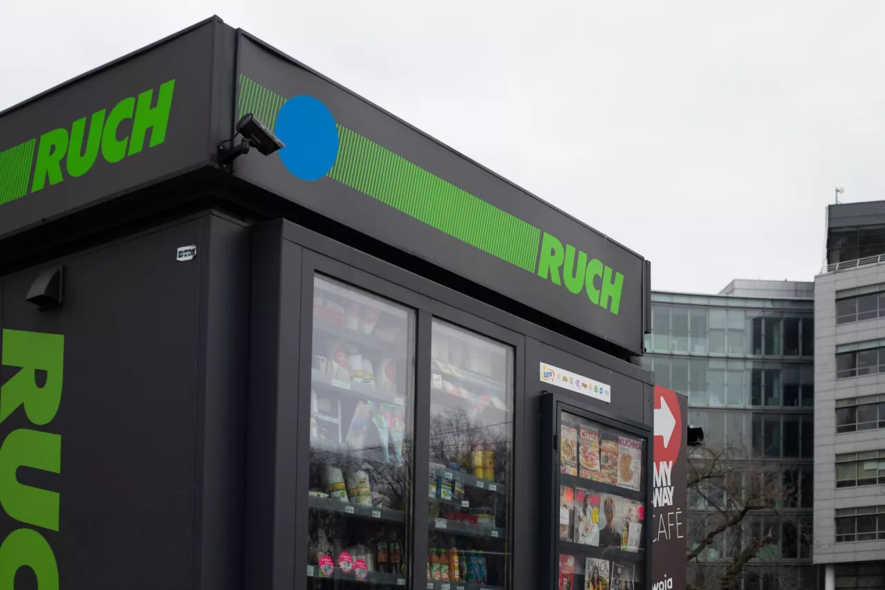 Na zdj. kiosk Ruchu w Warszawie (fot. MOZCO Mateusz Szymanski/Shutterstock)