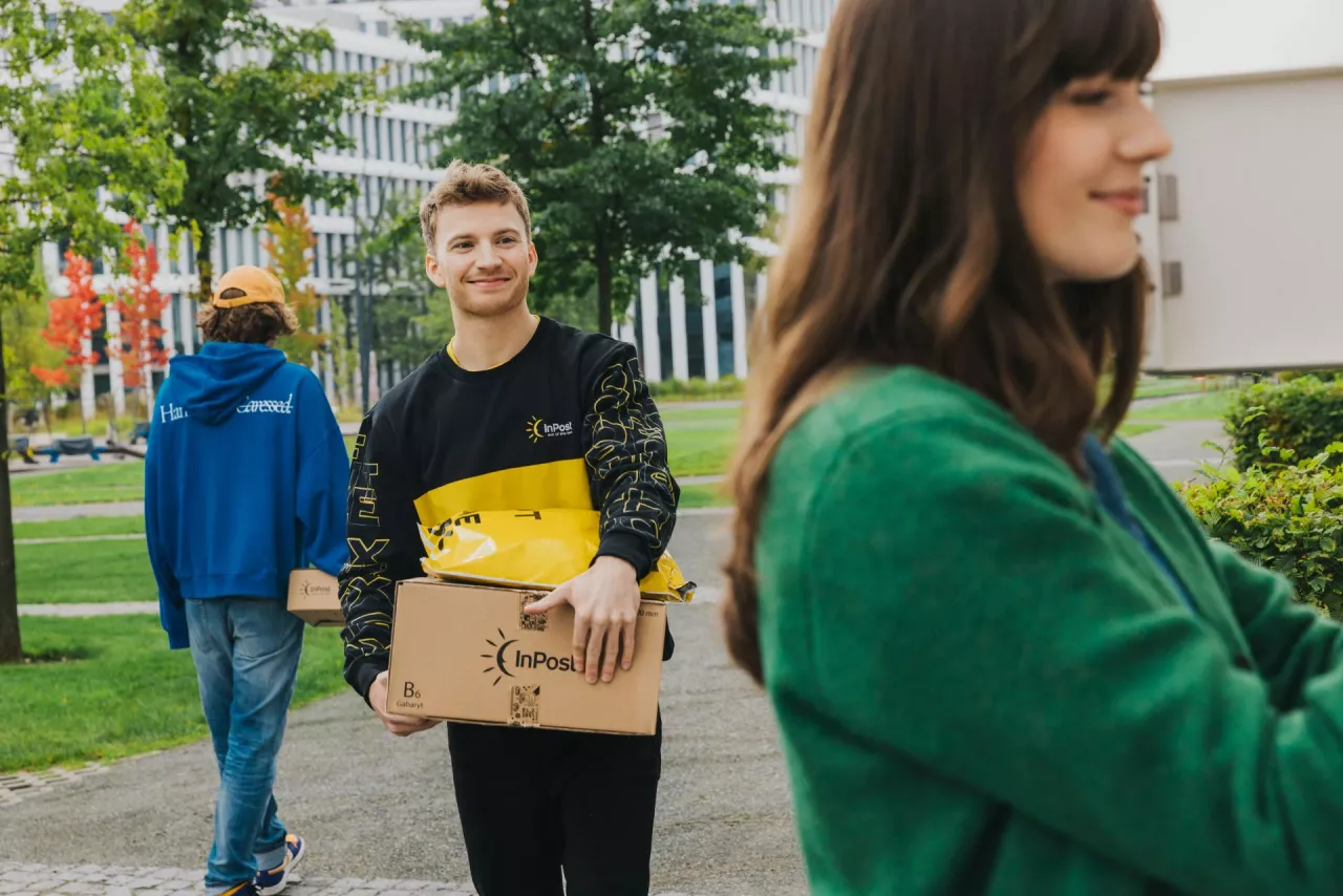 <p>Jak skutecznie planować wysyłki wybierając abonament dla firm? Poradnik dla e-commerce!</p>