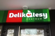 Na zdj. sklep sieci Delikatesy Centrum (fot. OleksSH/Shutterstock)