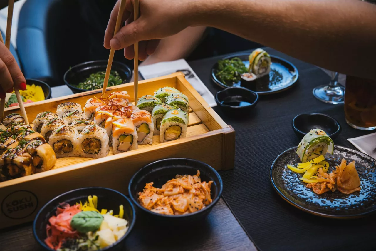 W ciągu ostatnich 12 miesięcy pojawiło się pięć nowych restauracji KOKU Sushi: w Nysie, Wrocławiu, Gdańsku, Białymstoku oraz w Bielsku Podlaskim (fot. KOKU Sushi)