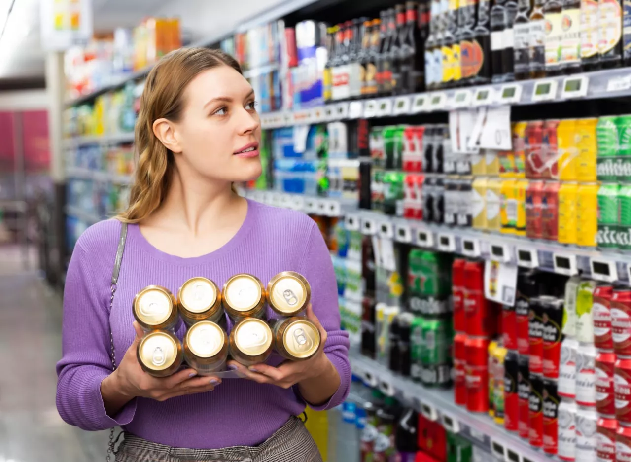 Sprzedaż alkoholu jest sterowana przede wszystkim cenami, a one nie rosną już tak bardzo jak w ub.r. (fot. Shutterstock)