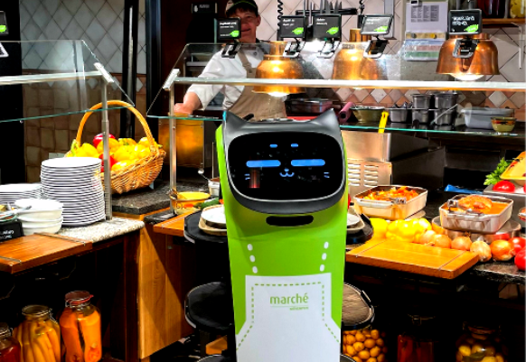 Lagardère Travel Retail testuje robota-kelnera w swoich restauracjach