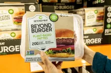 Na zdj. produkt marki Beyond Burger (fot. calimedia/Shutterstock)