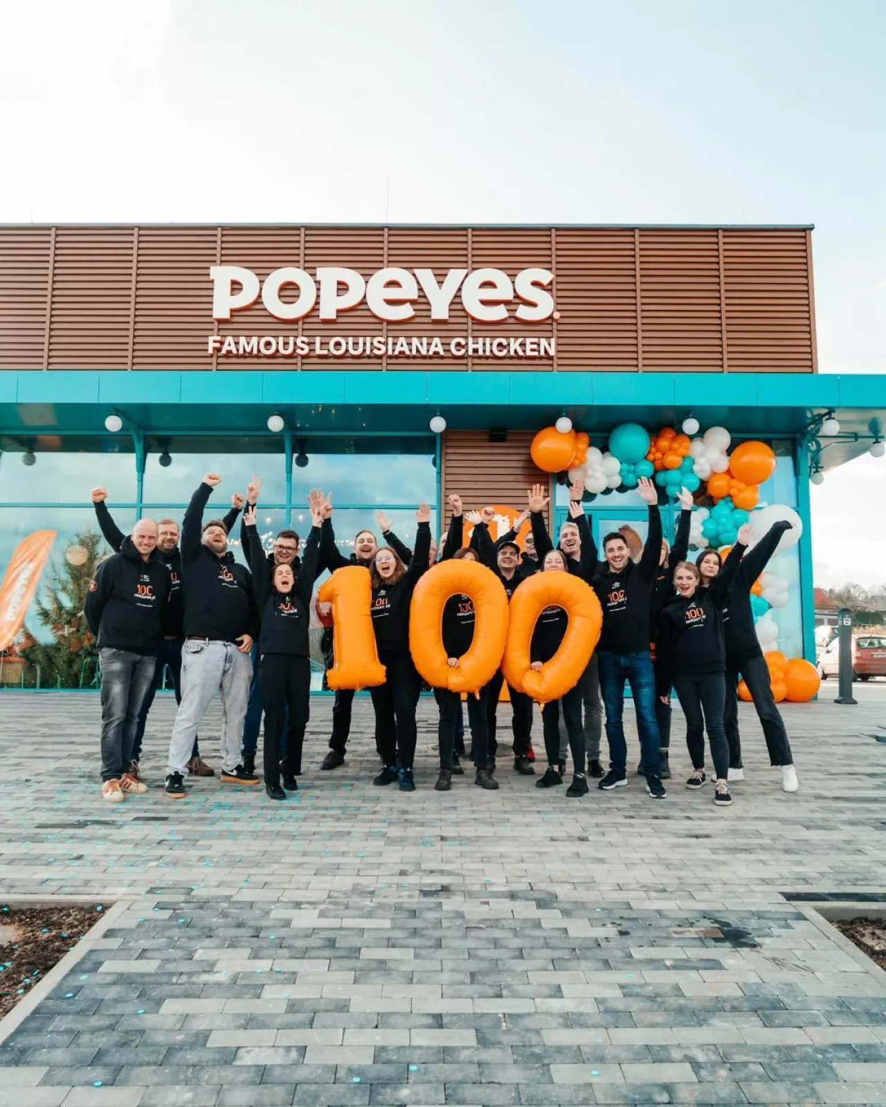 <p>Firma Rex Concepts otworzyła jubileuszową, setną restaurację</p>