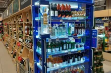 Carrefour gwarantuje, że każdy jej super- i hipermarket będzie dysponował stałą ofertą ponad 50 różnych produktów bezalkoholowych (fot. Carrefour Polska)