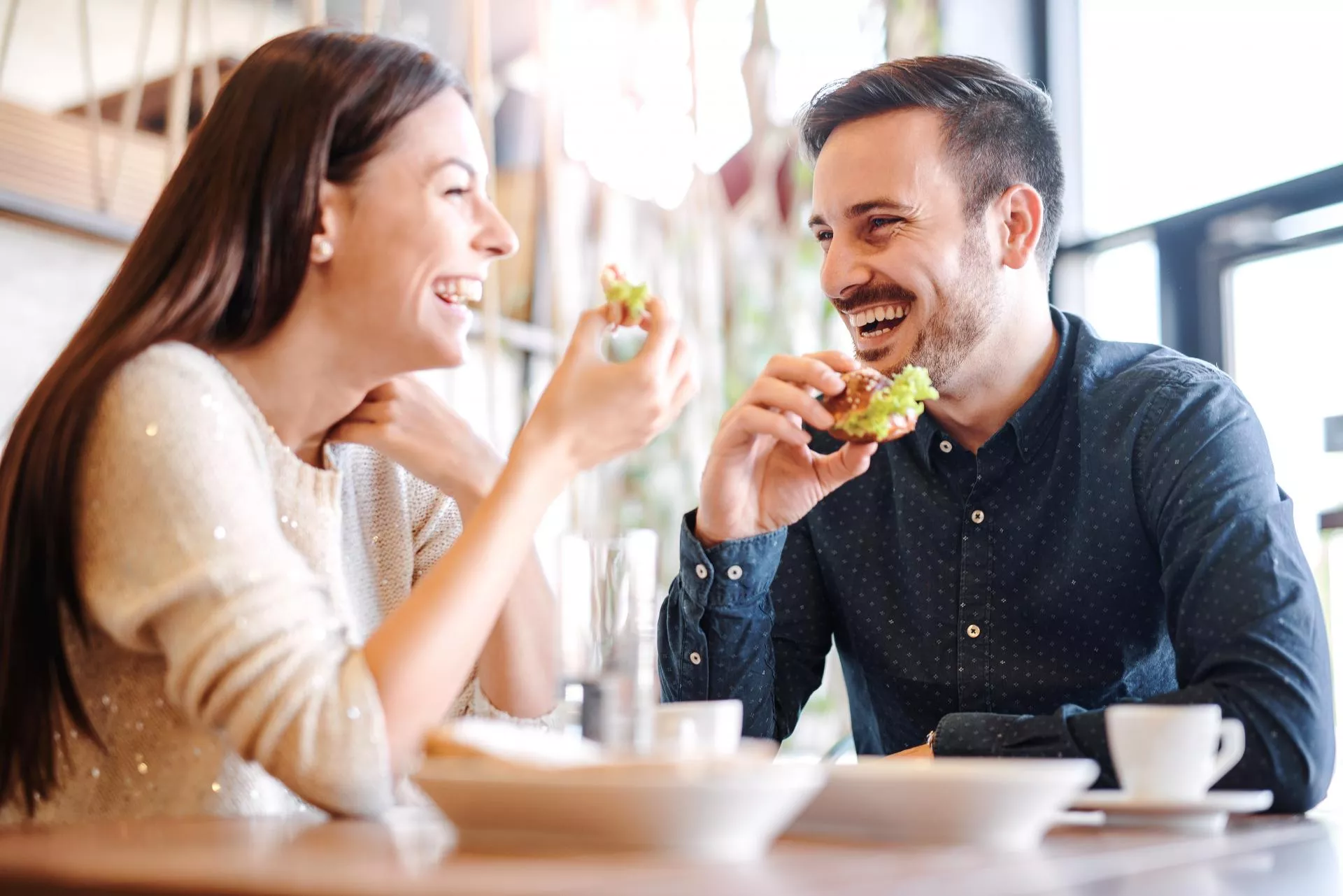 Polacy zmieniają swoje kulinarne preferencje. Restauracje z jaką kuchnią są najchętniej wybierane przez klientów?