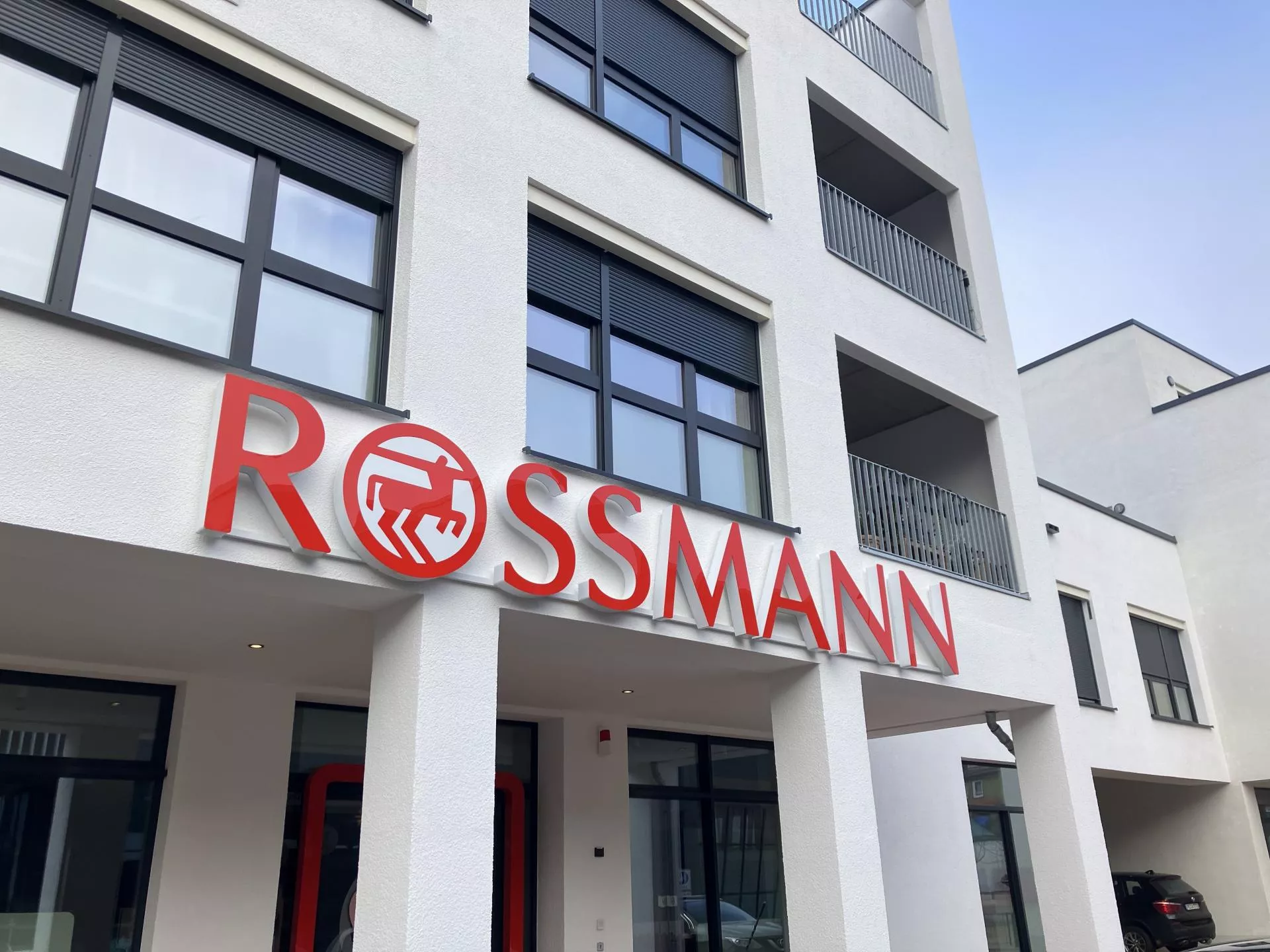 Rossmann rośnie niebywale szybko. Polska tuż za Niemcami pod względem liczby sklepów! [GALERIA]