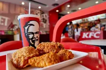 KFC przeprowadza się do Teksasu (Shutterstock.com)