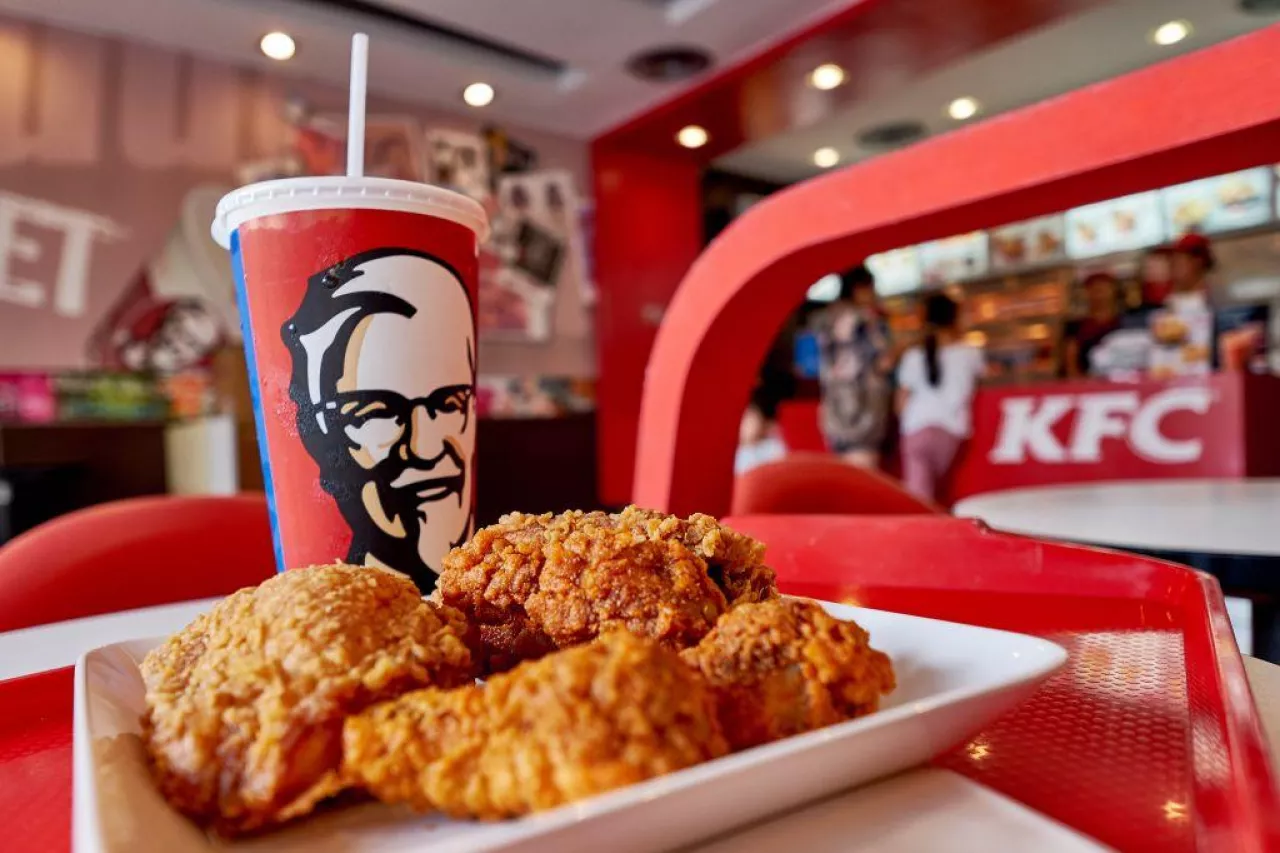 KFC przeprowadza się do Teksasu (Shutterstock.com)