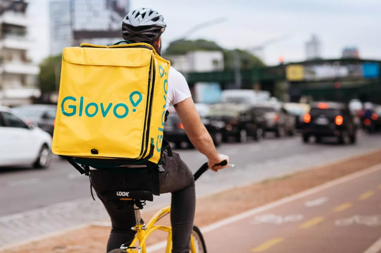 Glovo wprowadza największą zmianę w aplikacji od 2016 roku. Platforma stawia na zbudowanie społeczności