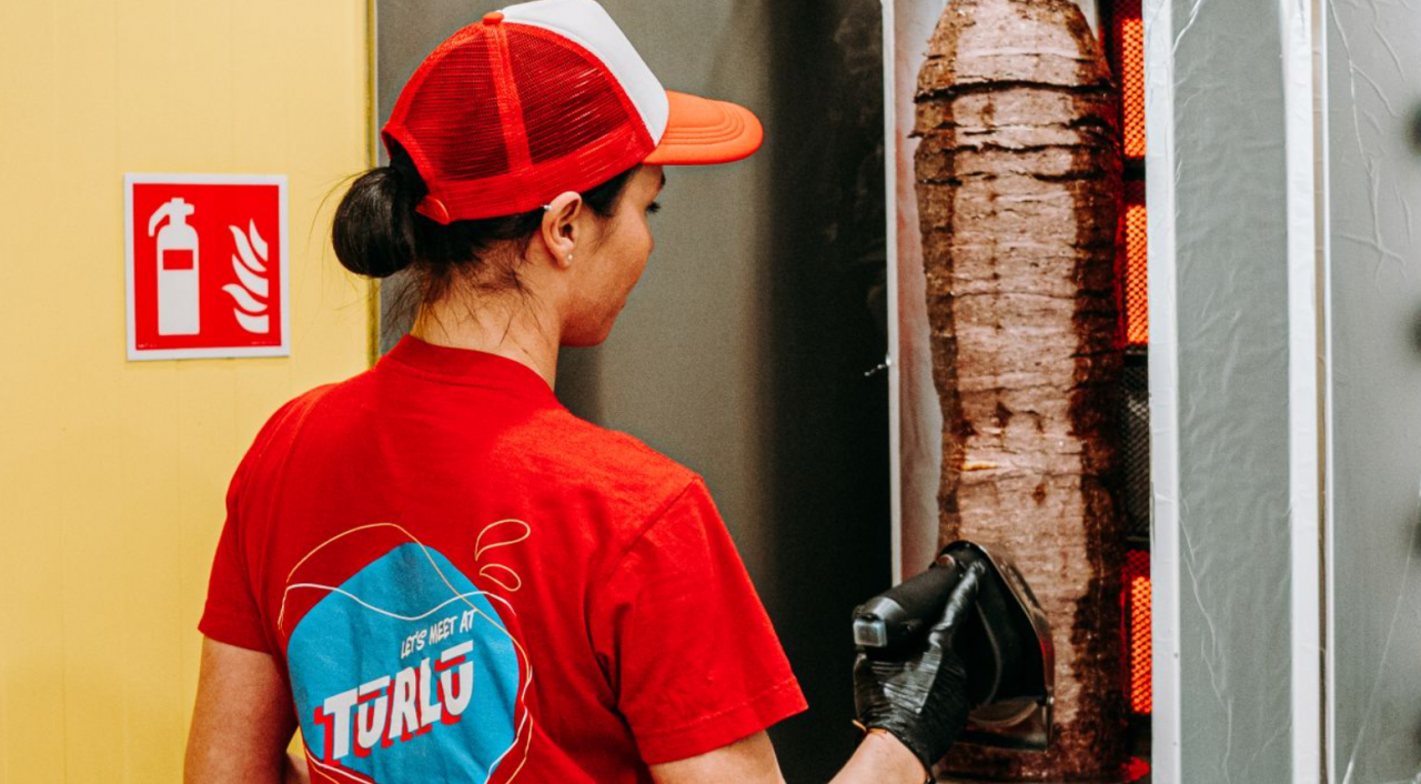 <p>Sieć Turlu Kebab otworzyła pierwszą restaurację w Polsce. Wkrótce kolejne</p>