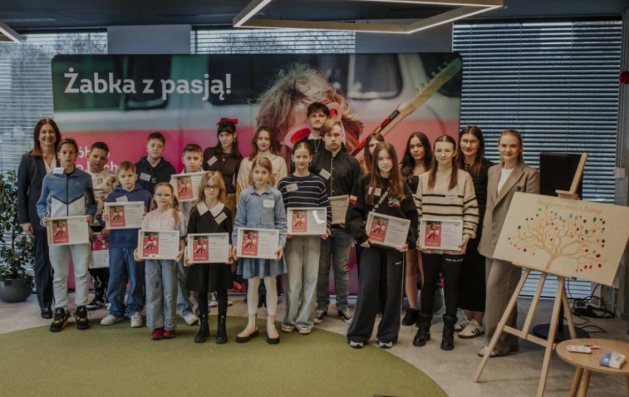 <p>Laureaci 14. edycji Programu Stypendialnego ”Żabka z pasją”</p>