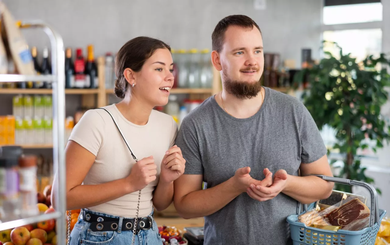 Konsumenci byli w lutym w lepszych nastrojach niż w styczniu (fot. Shutterstock)