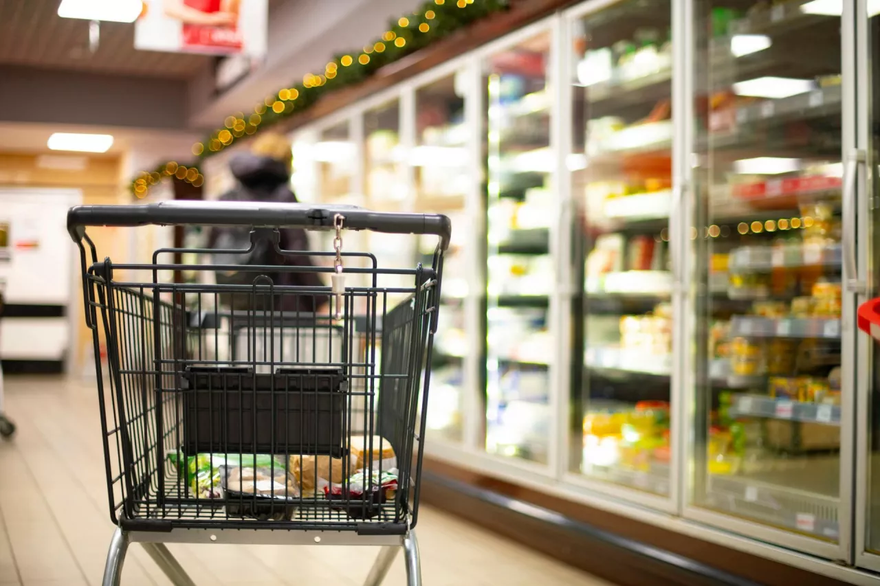 <p>Przedsiębiorcy i organizatorzy sieci sklepów coraz chętniej decydują się na współpracę na zasadzie twardej franczyzy</p>