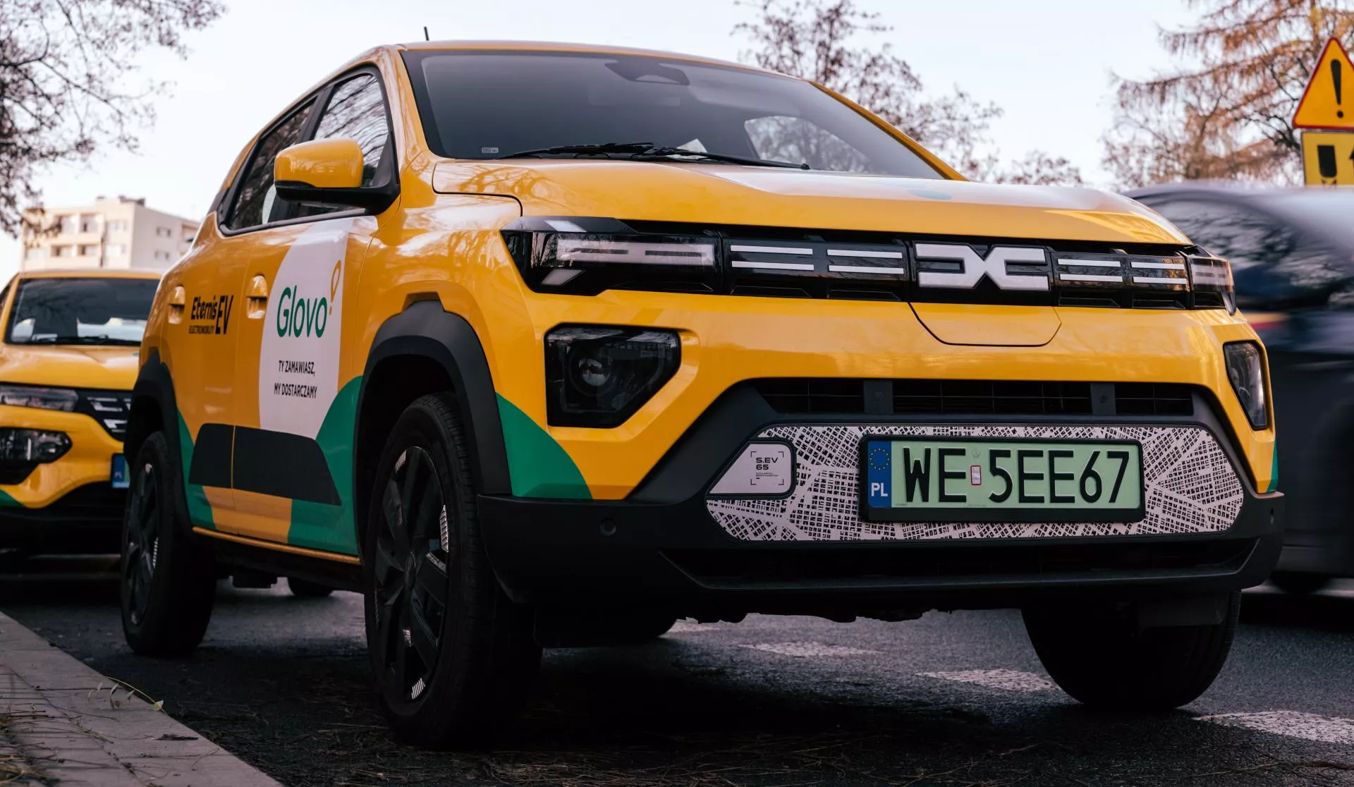 Eternis, Glovo i Renault Polska rozwijają elektromobilność w sektorze delivery. Są pierwsze znaczące efekty