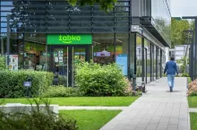 <p>Sklep sieci Żabka w Warszawie, przy ul. Domaniewskiej</p>