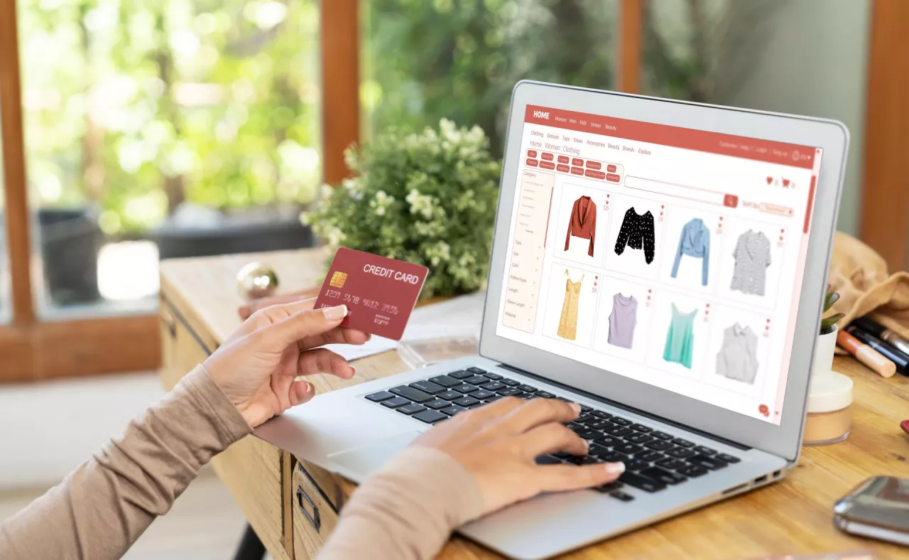 Kiedy polscy konsumenci wydają najwięcej? Eksperci z branży e-commerce znaleźli odpowiedź na to pytanie (fot. Shutterstock)