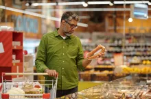 <p>Firma badawcza NIQ przedstawiła dane dotyczące sprzedaży FMCG w małym formacie w lutym 2025 roku</p>