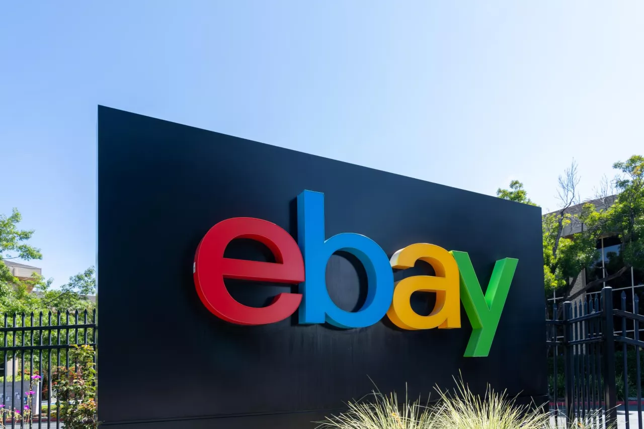 Logo eBay (Shutterstock)