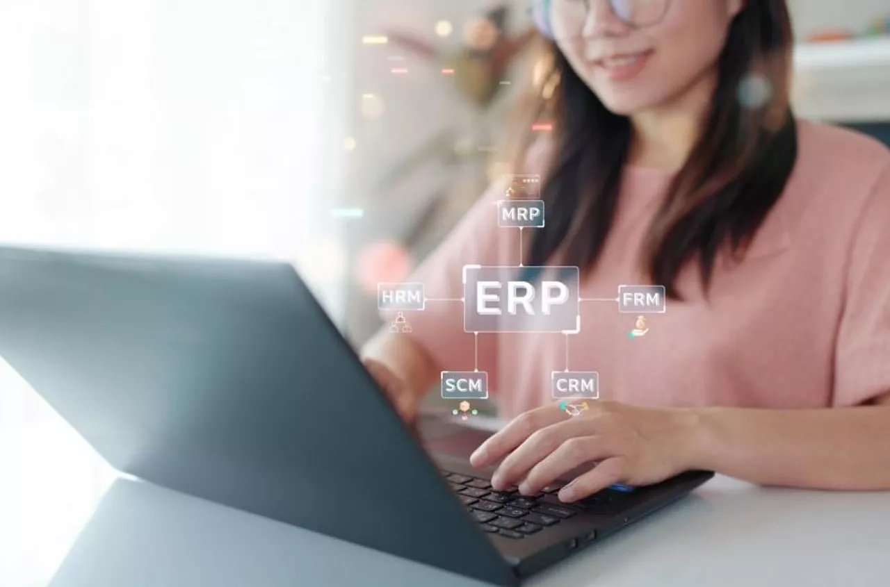 Nowe spojrzenie na zarządzanie firmą. Dlaczego coraz więcej firm przechodzi na ERP w modelu subskrypcyjnym?