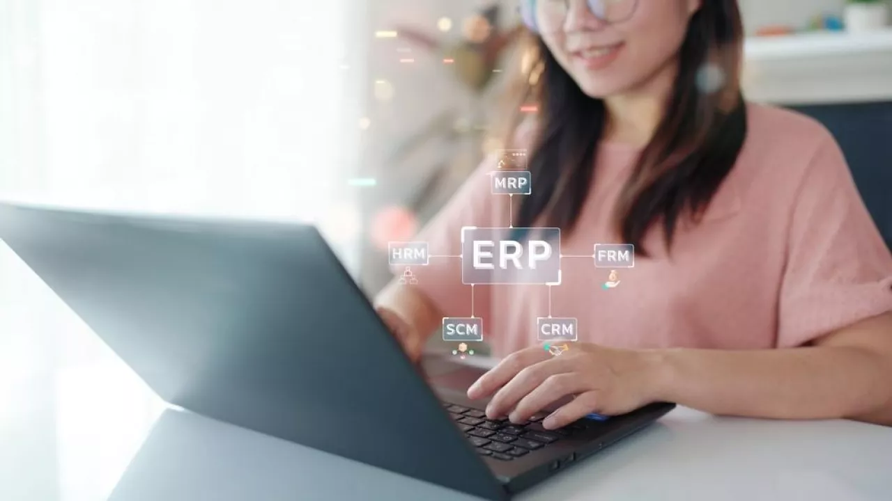 Nowe spojrzenie na zarządzanie firmą. Dlaczego coraz więcej firm przechodzi na ERP w modelu subskrypcyjnym?