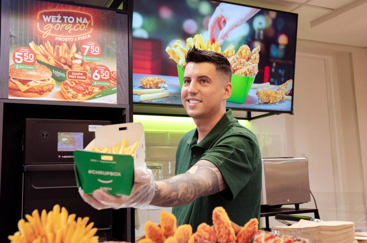 <p>Mateusz Nosarzewski - franczyzobiorca Żabki, ambasador marki i członek Rady Franczyzobiorców</p>