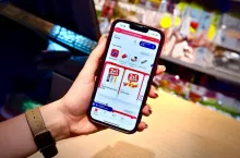Aplikacja Kameleon w nowej odsłonie. Dopasowane oferty i rabaty z wielu sieci (fot. Lagardere Travel Retail Polska)