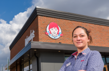 &lt;p&gt;Sieć Wendy‘s zdecydowała, że wchodzi do Polski. Czy zadebiutuje jeszcze w tym roku? (fot. Wendy‘s)&lt;/p&gt;