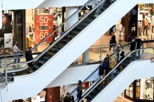 Odwiedzalność centrów handlowych maleje – według ostatnich dostępnych danych Proxi.cloud za 2024 rok ruch w centrach i galeriach handlowych spadł o blisko -3,5 proc. w porównaniu z rokiem 2023 (fot. MondayNews)