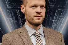 Konrad Hennig, dyrektor programowy think tanku Forum Prawo dla Rozwoju, jest zwolennikiem regulacji rynku woreczków nikotynowych (fot. LinkedIn)