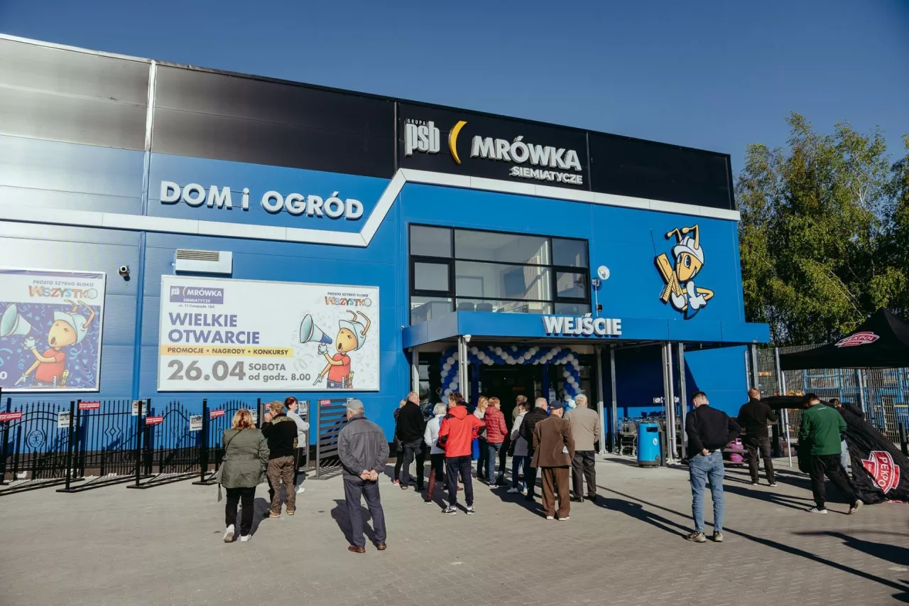 Market PSB Mrówka prowadzony przez firmę Topaz (fot. PSB Mrówka)
