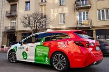W lutym tego roku Żabka nawiązała współpracę z Freenow, dzięki czemu klienci sieci mają możliwość zamówienia przejazdu taksówką bezpośrednio z poziomu sklepowej aplikacji