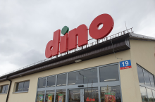 Na zdj. sklep Dino w Dawidach Bankowych k. Warszawy (fot. wiadomoscihandlowe.pl)