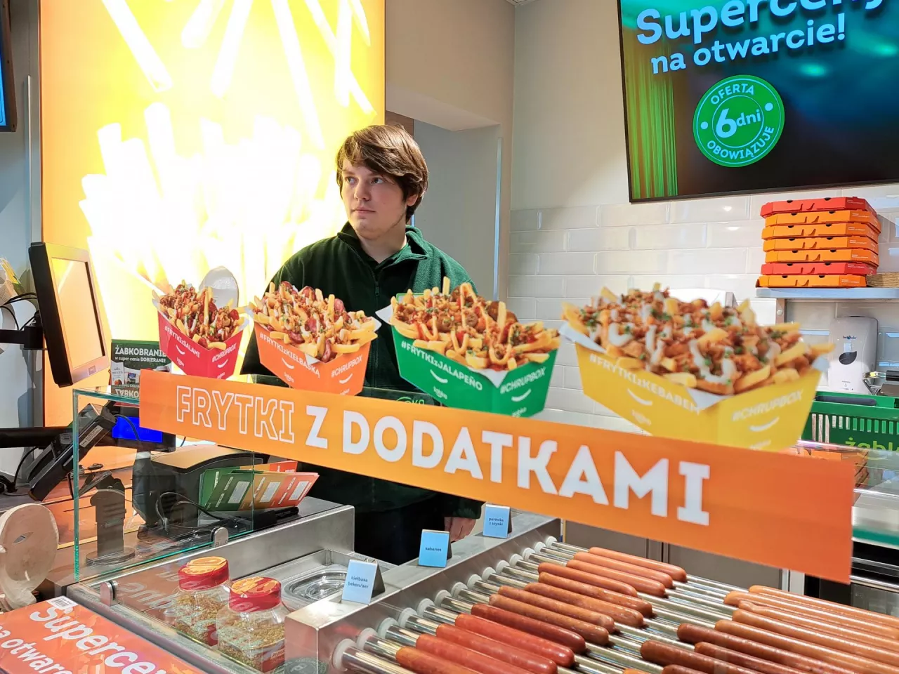 <p>Żabka rozwija koncept gastronomiczny</p>