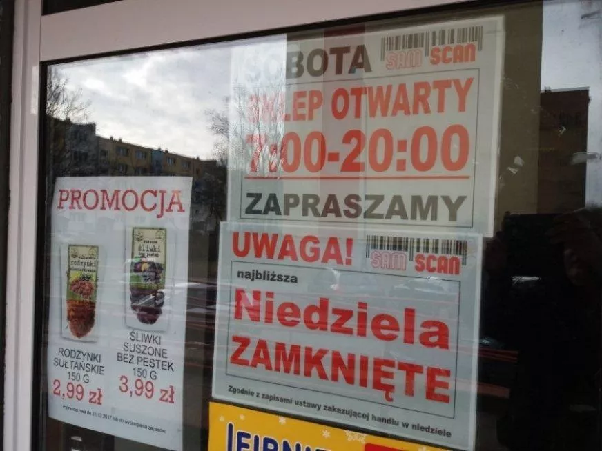 Zakaz handlu w niedziele wciąż budzi kontrowersje wśród polskich konsumentów. Czy chcieliby zniesienia ustawowych ograniczeń? [SONDAŻ]