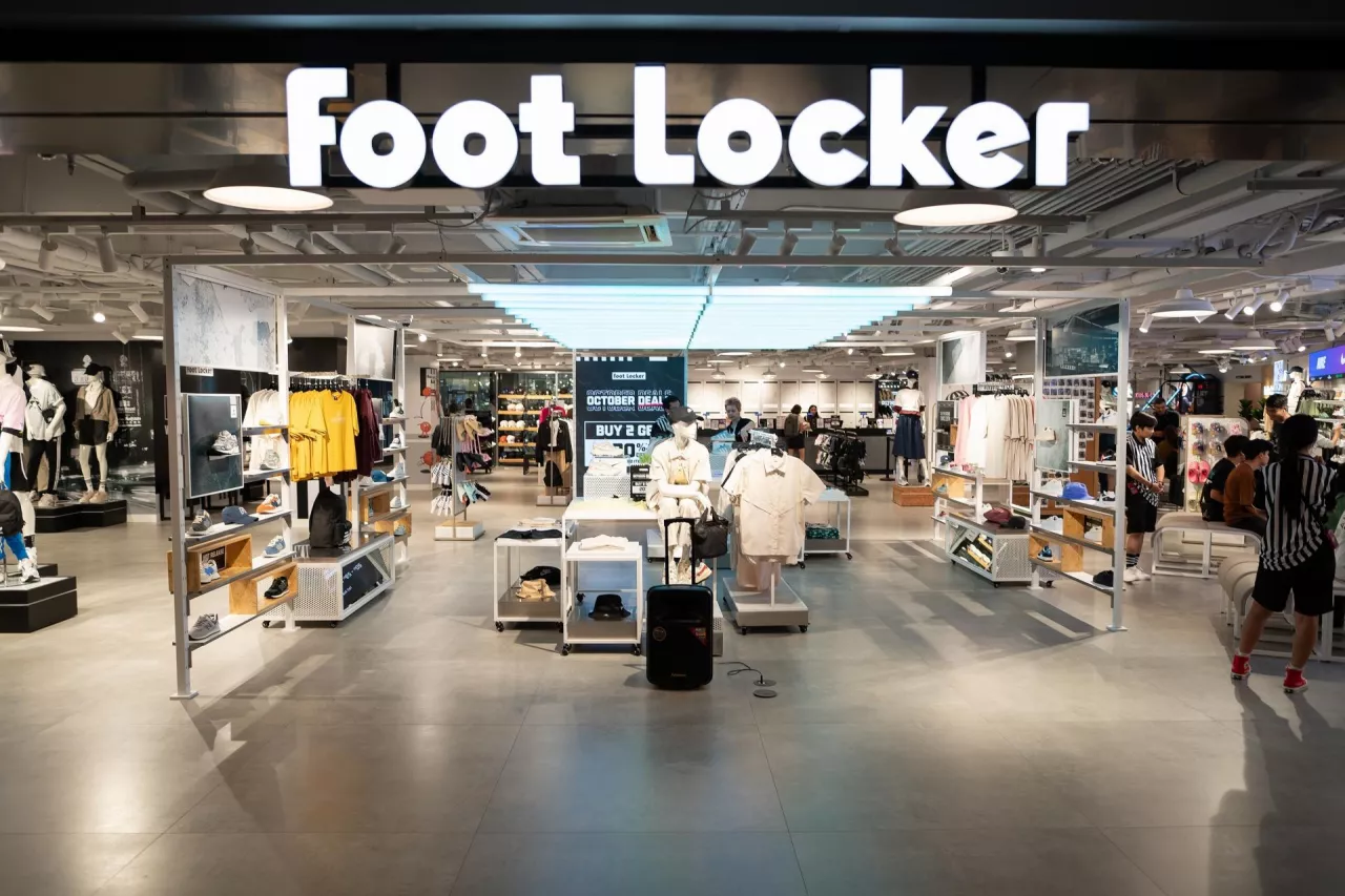Sieć Foot Locker ma 2,4 tys. sklepów w 20 krajach w tym w Polsce (fot. Shutterstock)
