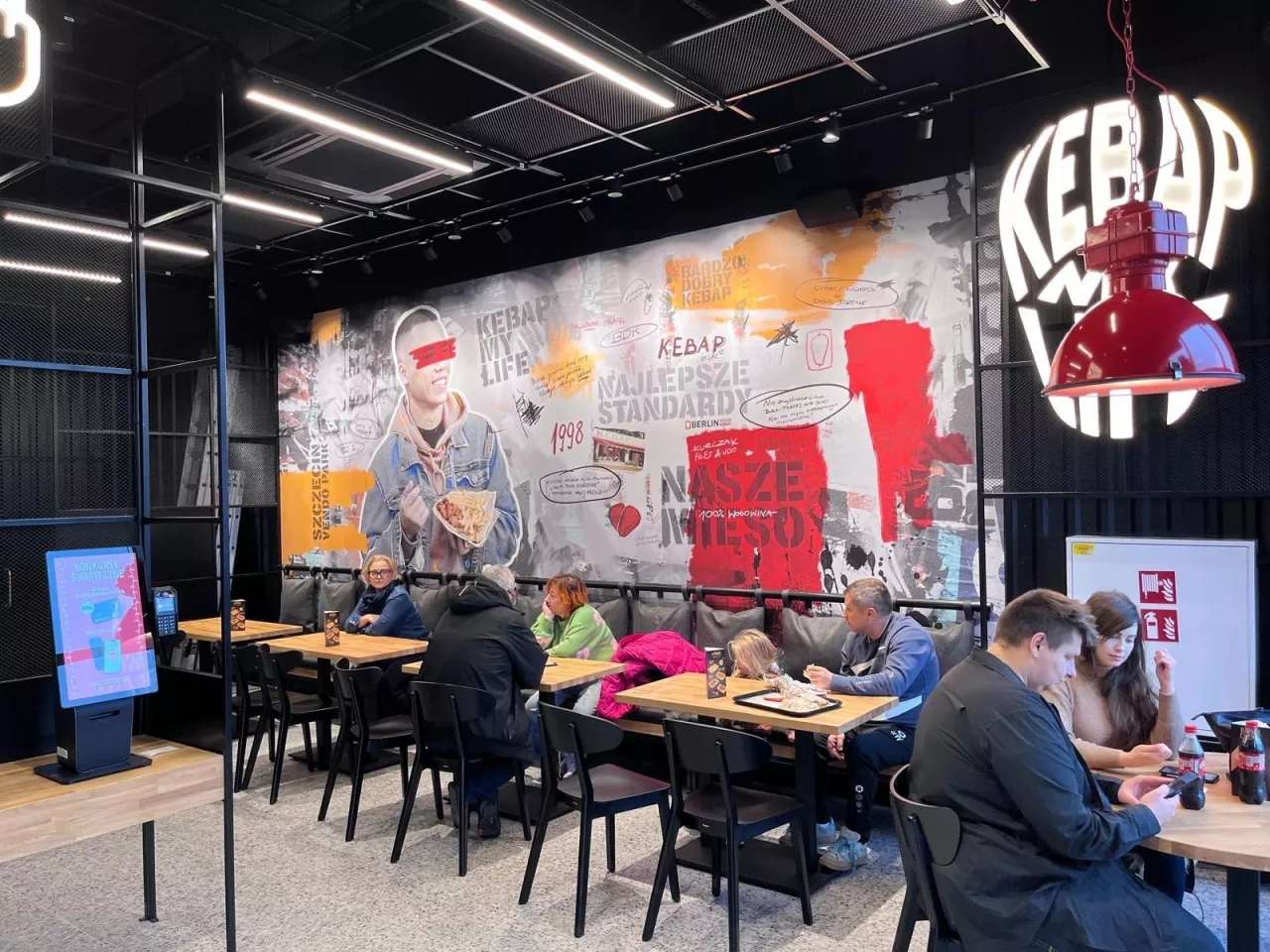 <p>Restauracja Berlin Döner Kebap w Szczecinie</p>