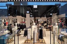 Nowy salon marki Ochnik został otwarty w formule ”shop in shop” (fot. Ochnik)
