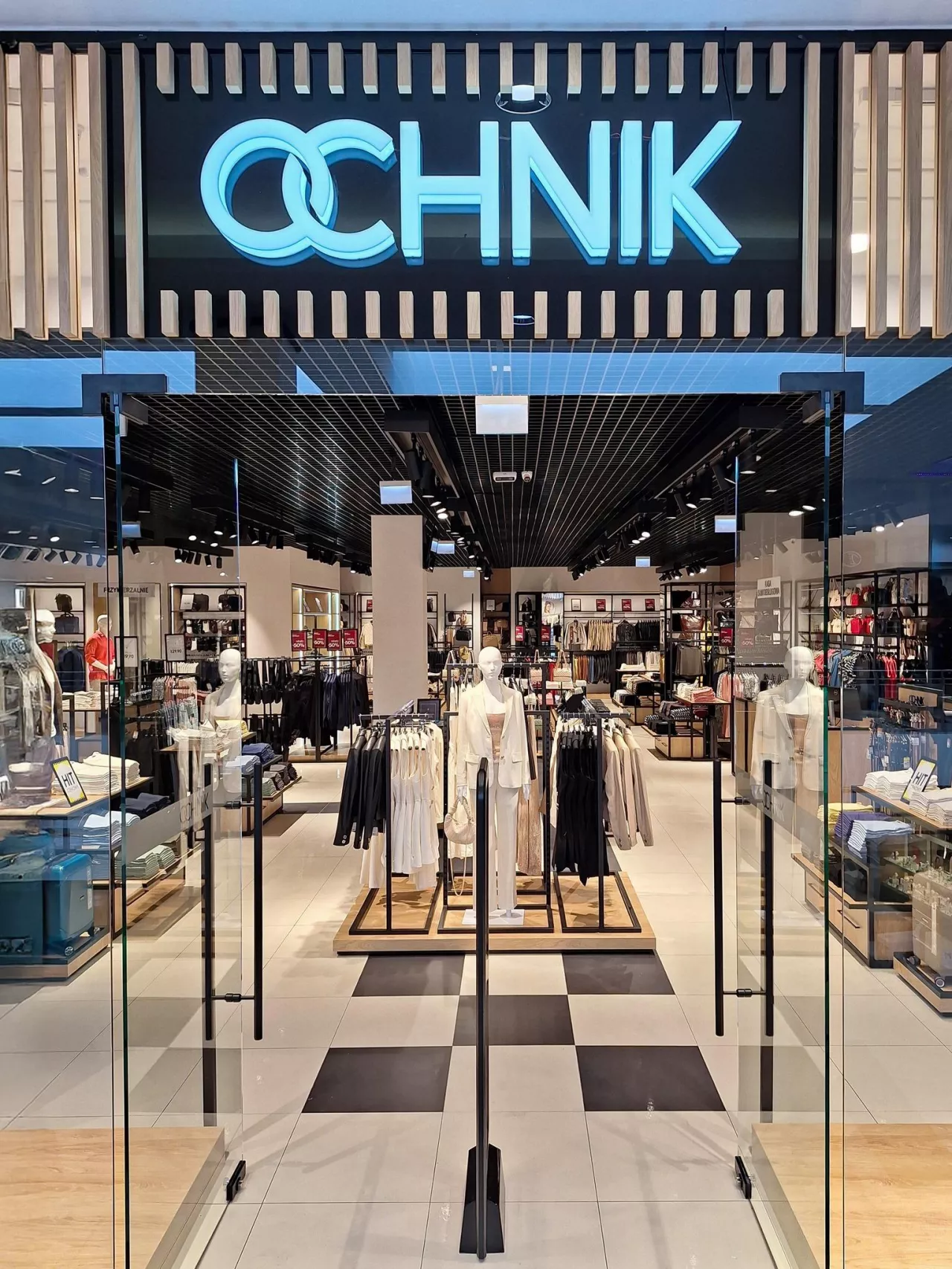 Nowy salon marki Ochnik został otwarty w formule ”shop in shop” (fot. Ochnik)
