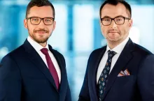 Krystian Kamyk, partner w firmie Karney odpowiedzialny za region Europy Środkowo-Wschodniej oraz Marcin Okoński nowy szef biura Kearney w Warszawie